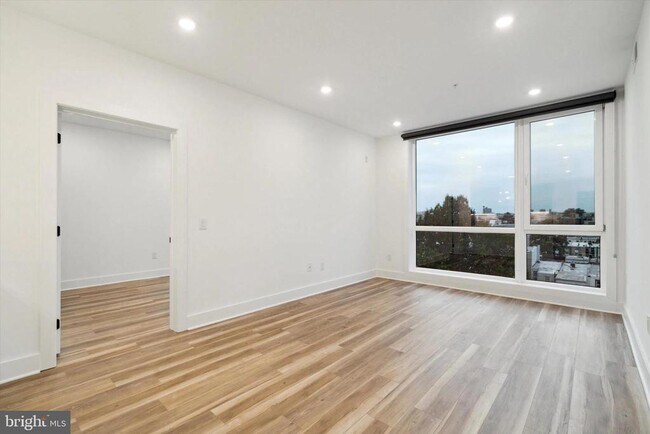 Foto del edificio - 2636 E York St