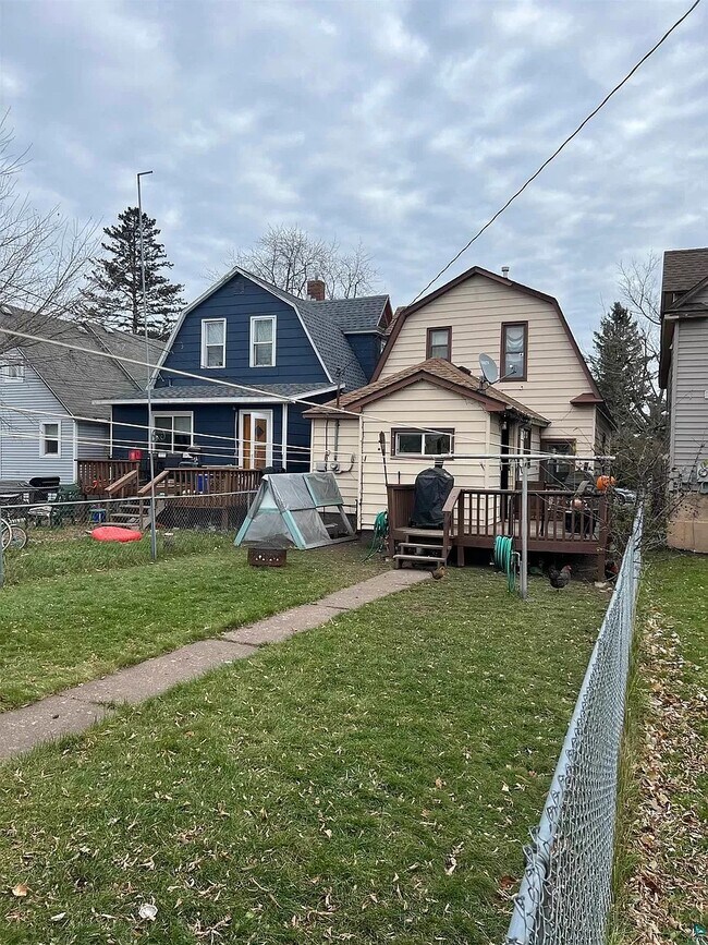 Building Photo - 2339 Banks Ave