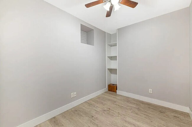 Foto del edificio - 448 W 46th ST