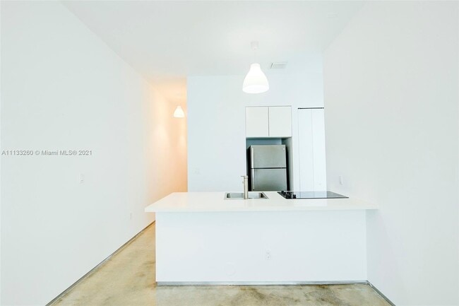 Building Photo - 3662 SW 24th Ter