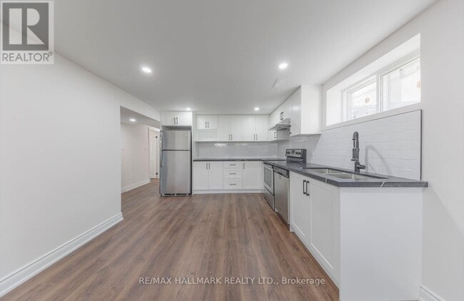 Building Photo - 39 Stansbury Crescent