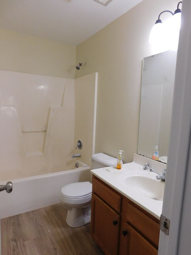 Foto del edificio - 308 Daniels St