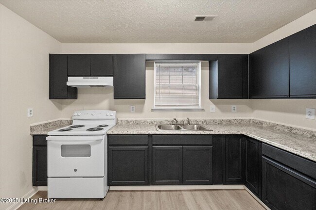 Building Photo - 1351 S 20th St