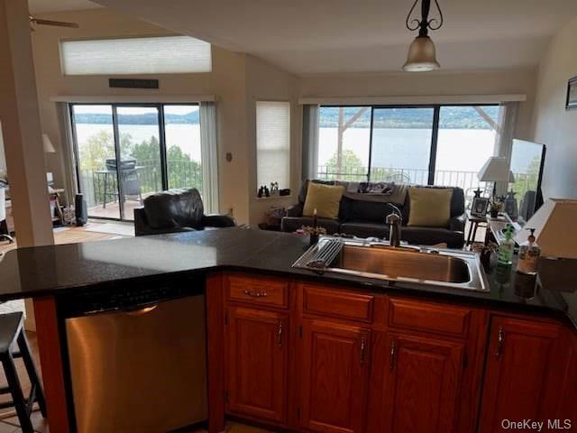 Foto del edificio - 735 Hewitt Ln