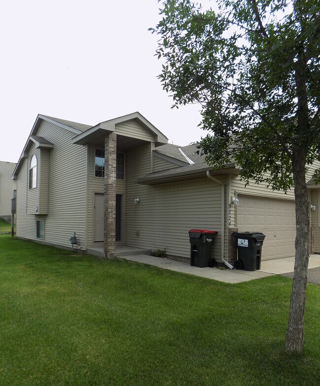 Building Photo - 9224 Orchard Ln