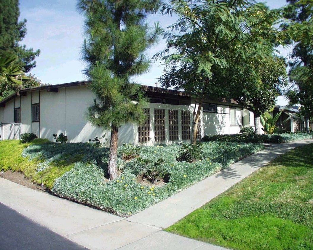 La Casita Apartments - 7130 Waite Dr La Mesa, CA 91941