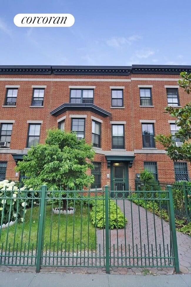 Building Photo - 742 Fulton St