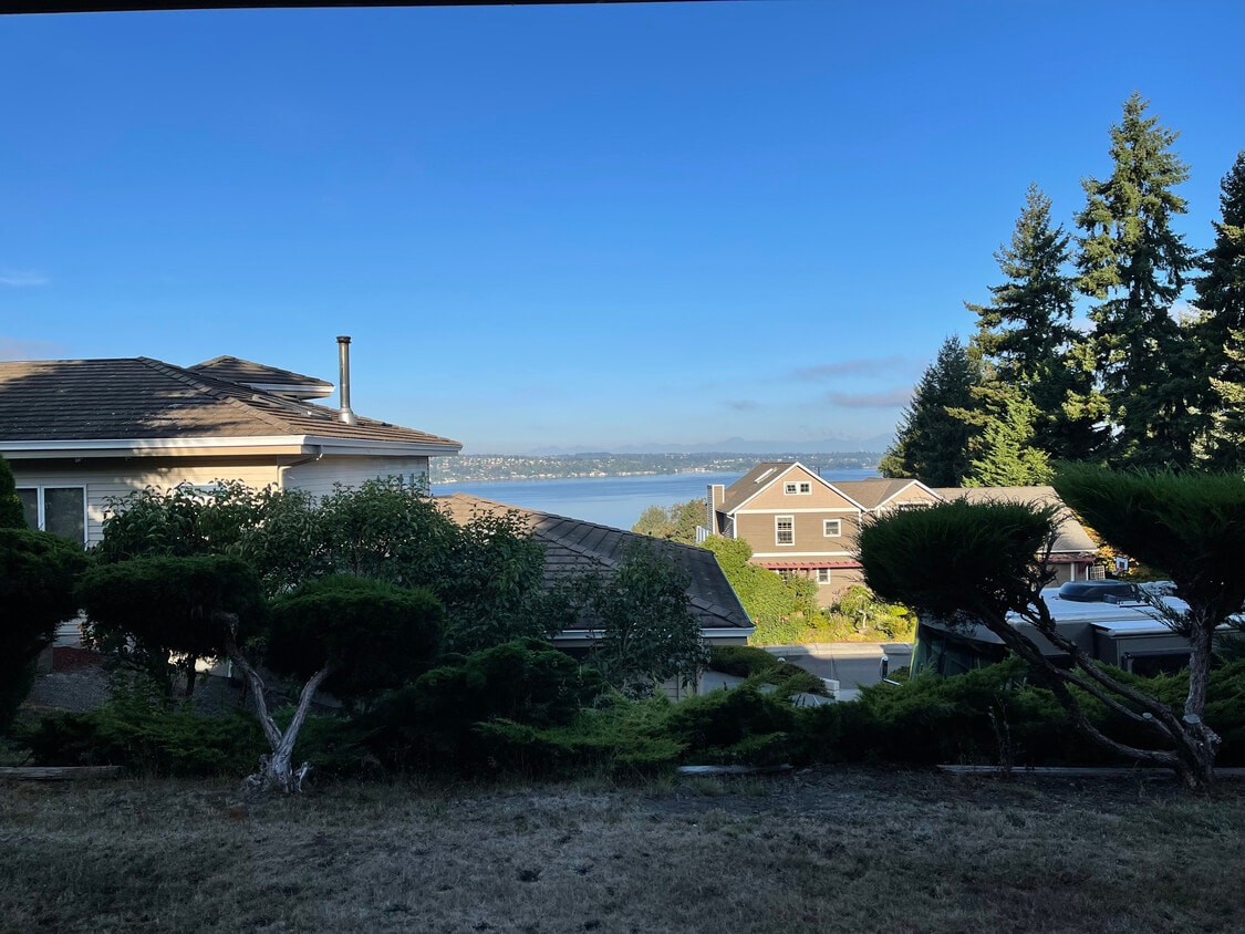 2423 Garden Ct N, Renton, WA 98056 Townhome Rentals in Renton WA