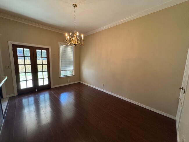 Building Photo - Two Story 2 bedroom, 2 bathroom home in So...