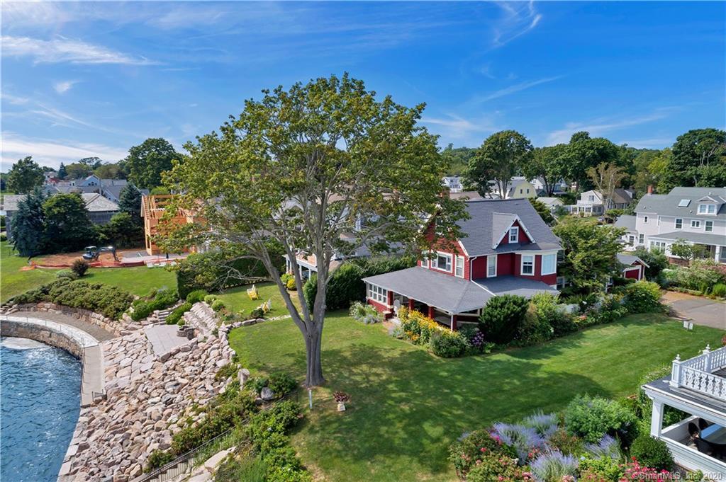 Primary Photo - 2 Crescent Bluff Ave