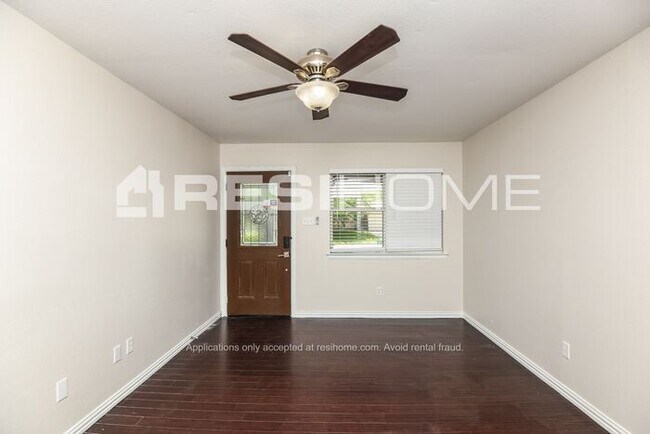 Building Photo - HOME FOR RENT!!