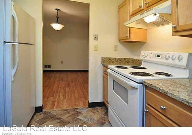 Building Photo - 2 br, 1.5 bath House - 86 Spring Lane