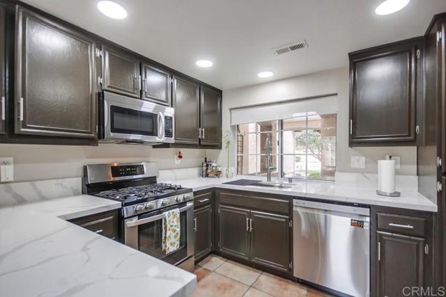 Building Photo - 2344 Greenbriar Dr