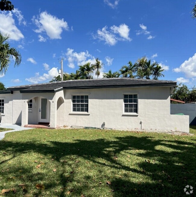 Building Photo - 7415 SW 31st St