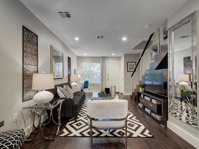 Foto del edificio - 202 S College St