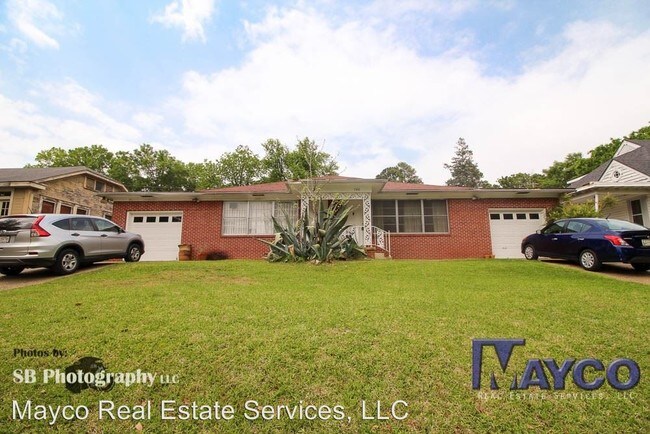 Building Photo - 742 Dudley Dr