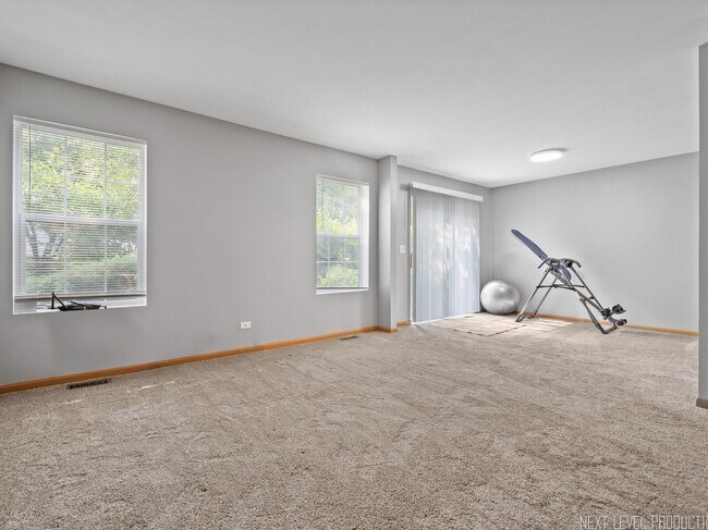 Foto del edificio - 2361 Stoughton Cir
