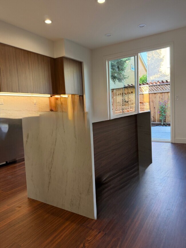 Foto del edificio - 8922 Del Rio Cir