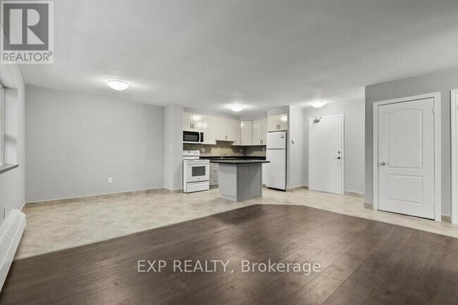 Building Photo - 473 Linwell Rd
