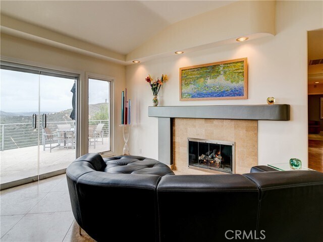 Building Photo - 1515 Skyline Dr