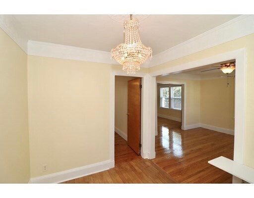 Building Photo - 360 Walden St