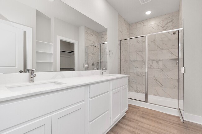 Foto del edificio - 21003 Bay Vlg Dr