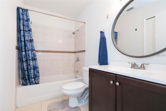 Foto del edificio - 8636 Mallard Reserve Dr