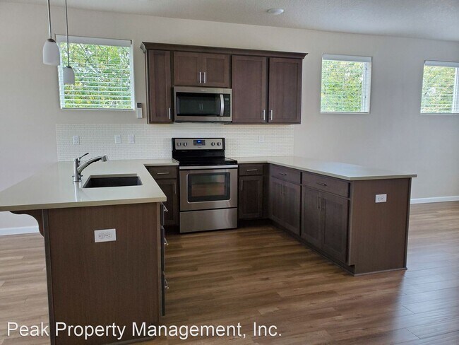 Foto del edificio - 4 br, 3.5 bath House - 16597 SW Blanton St.