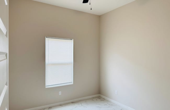 Building Photo - 1020 W Solaris Ln