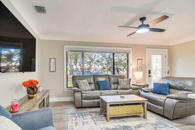 Foto del edificio - 2901 70th St N