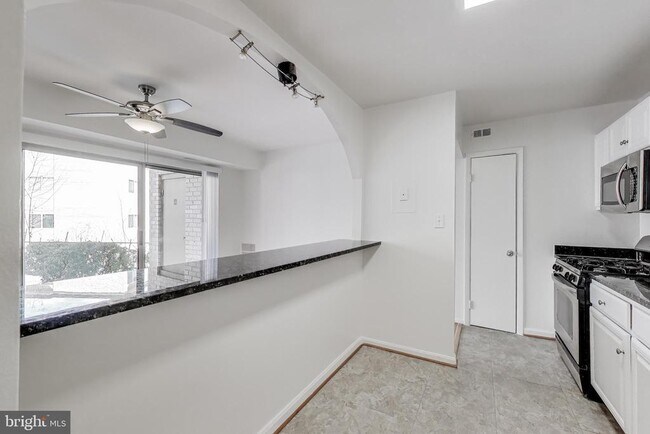Foto del edificio - 12307 Braxfield Ct