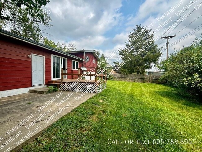Building Photo - 913 E Pam Rd