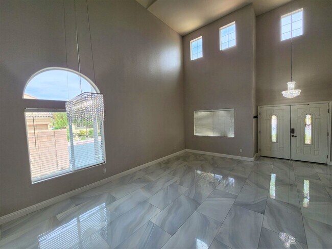 Building Photo - Amazing home located in a cul de sac on a ...
