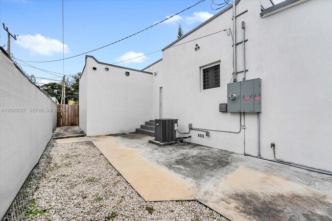 Foto del edificio - 1733 NW 16th St