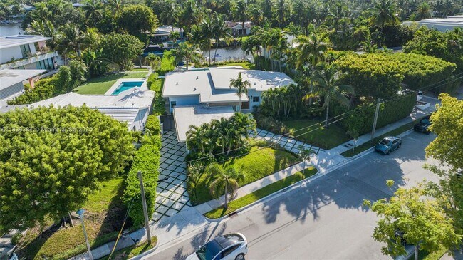 Foto del edificio - 815 NE 76th St