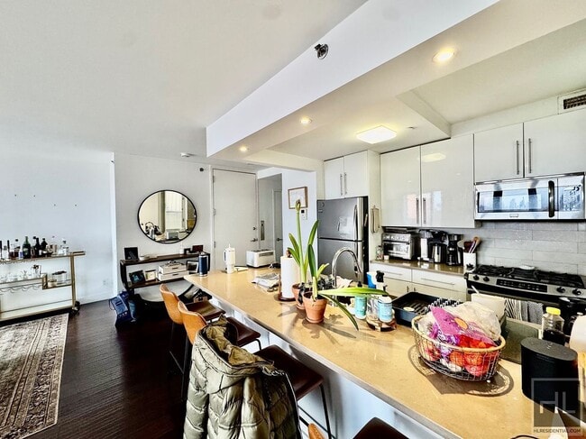 Foto del edificio - 37 STREET