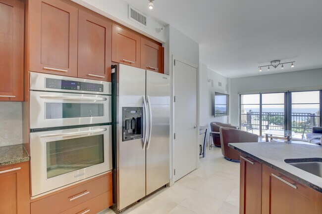 Foto del edificio - 2409 N Ocean Blvd