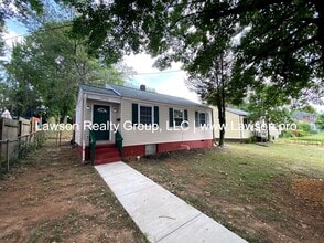 Building Photo - 2420 Winthrop Ave SW