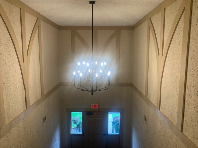 vestíbulo - 42160 Woodward Ave