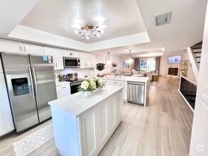 Building Photo - 465 Pinellas Bayway S