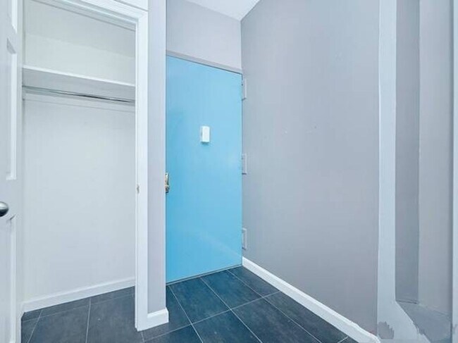 Building Photo - 552 W 183rd St