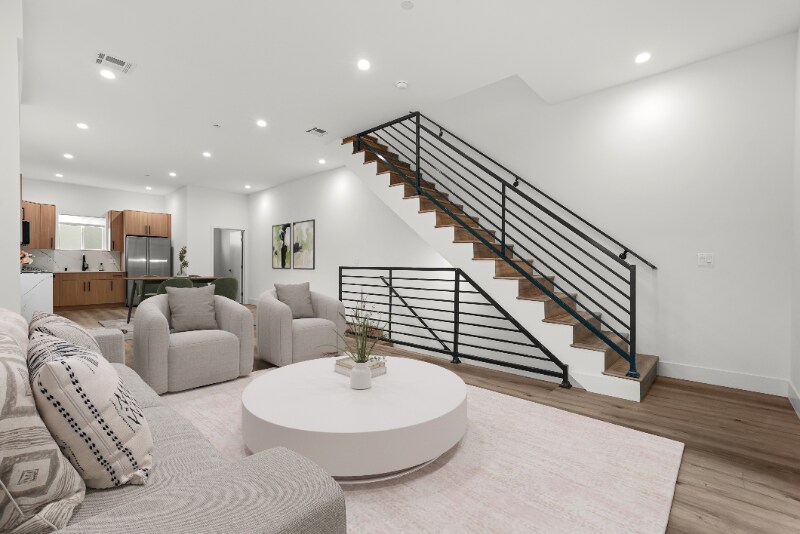 Foto principal - 4443 Auckland Ave