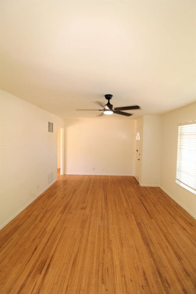 Building Photo - 2352 Pierpont Blvd