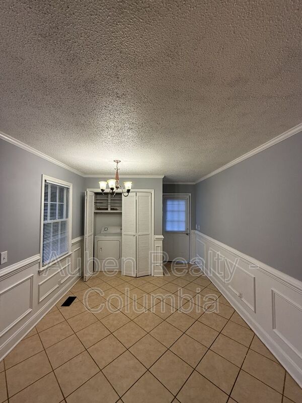 Building Photo - 337 N Royal Tower Dr