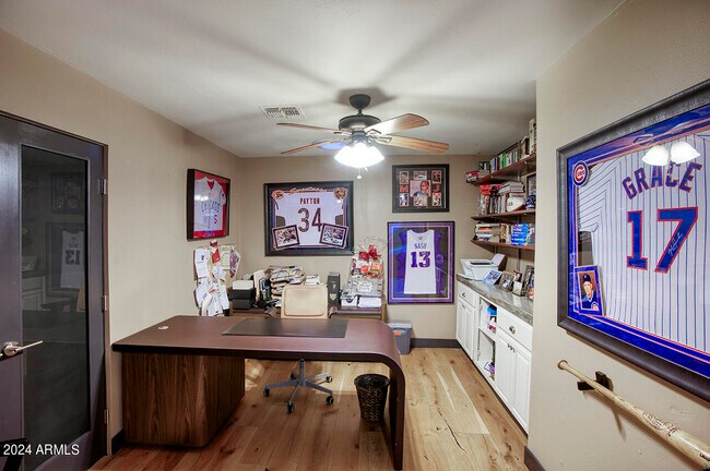 Foto del edificio - 4108 E Mitchell Dr