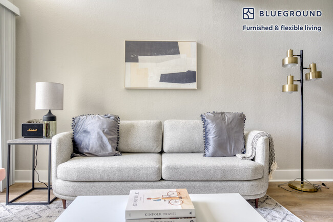 Foto del edificio - 1555 Riviera Ave