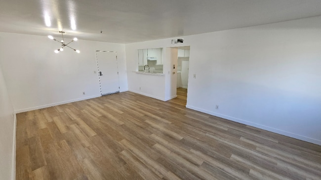 Foto del edificio - 5541 Fulcher Ave