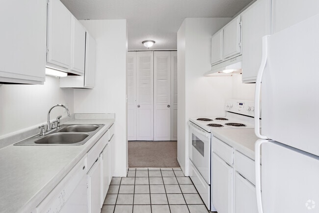 2BR, 1.5BA - 1095 SF - Thornton Place Apartments