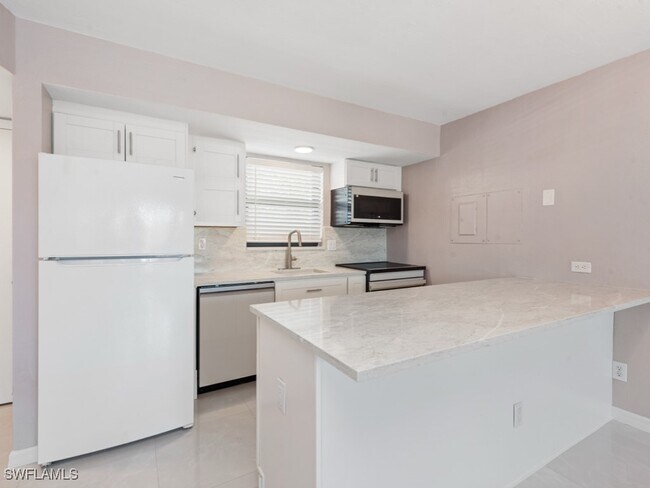 Building Photo - 1024 Anglers Cove