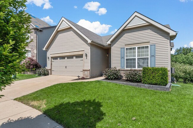 Building Photo - Beautiful 3-Bed, 3-Bath Home in Excellent ...